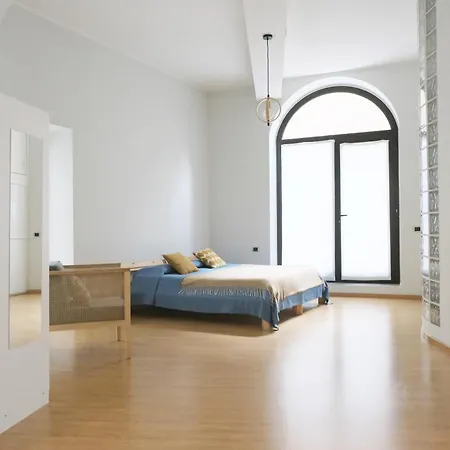 Comecasa Bright Terraced Apartment In Porta Romana Vicino Clinica Mangiagalli Milan Exterior photo