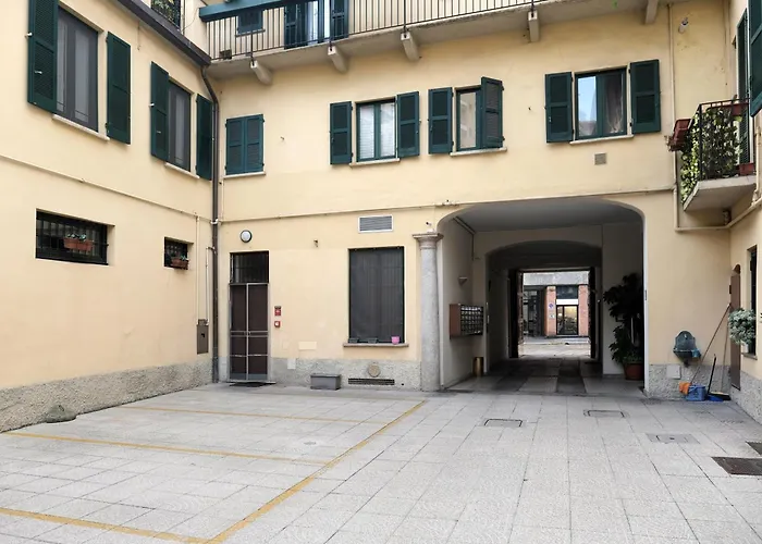 Comecasa Bright Terraced Apartment In Porta Romana Vicino Clinica Mangiagalli
